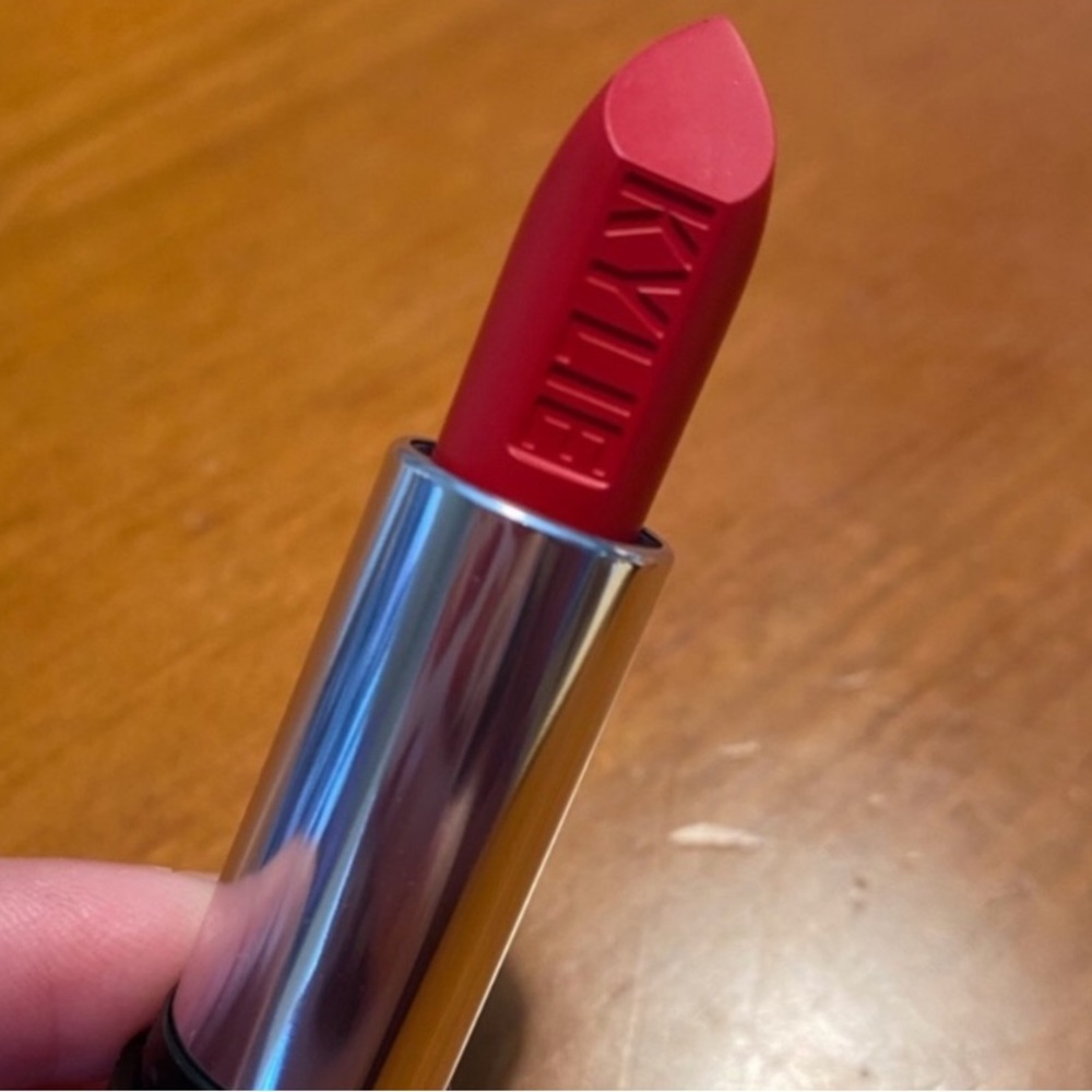 Kylie Jenner Lipstick Boss